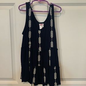 navy blue and white tank for juniors